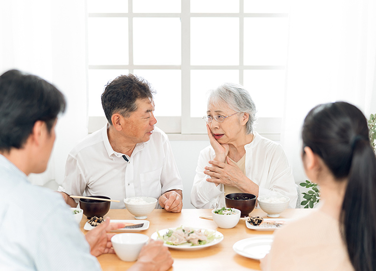 硬いものが噛めず、食事を楽しめない方